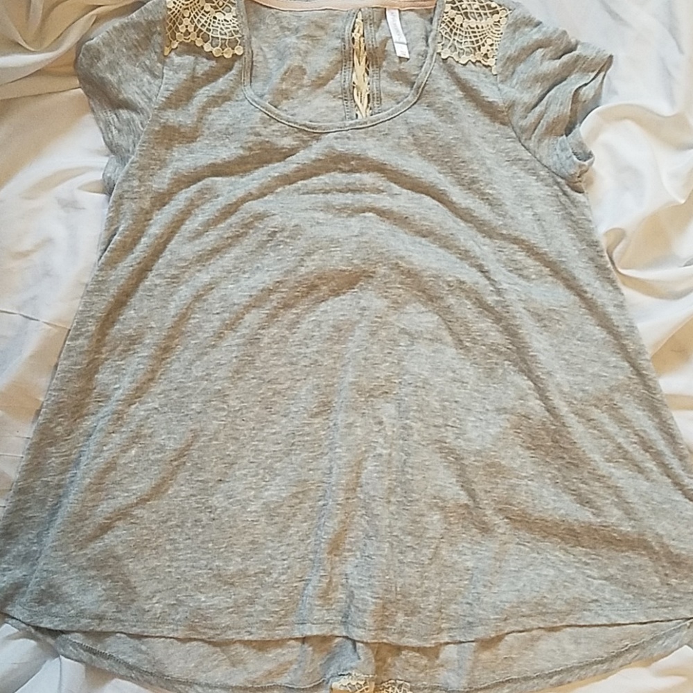 Gray Flowy Tshirt